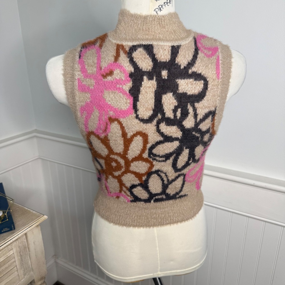 PacSun Womens Floral Fuzzy Knit Mock Neck Cropped Sweater Vest Tan Pink Sz S NEW - Picture 3 of 7